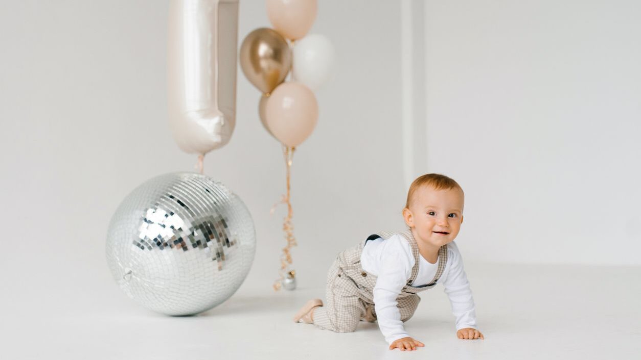 Aineeton lahja 1-vuotiaalle